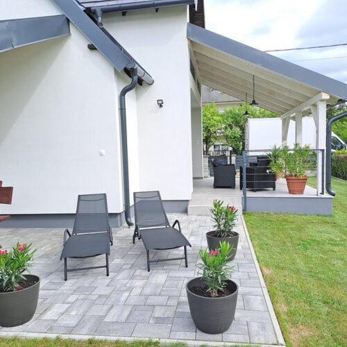 R&r Vendeghaz Holiday home Vonyarcvashegy