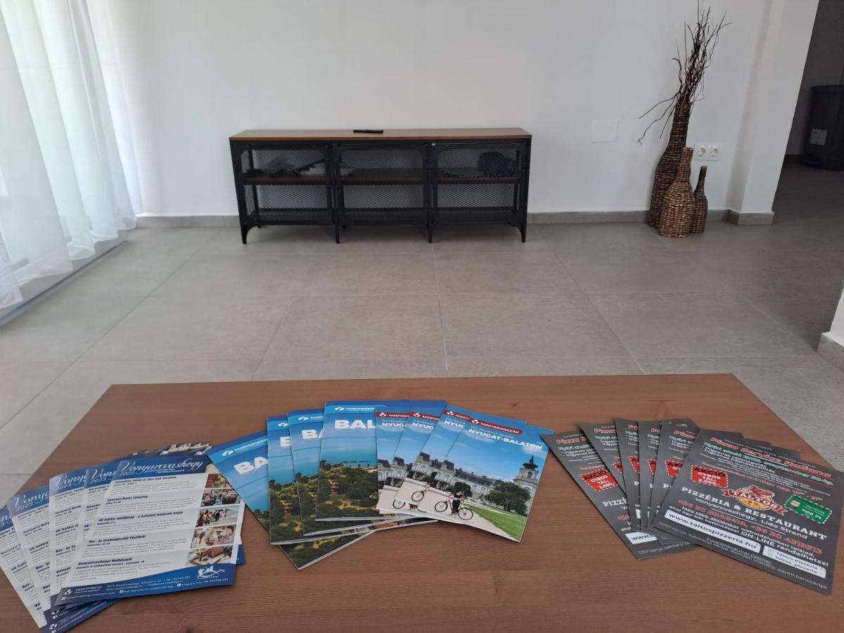 R&r Vendeghaz Holiday home Vonyarcvashegy