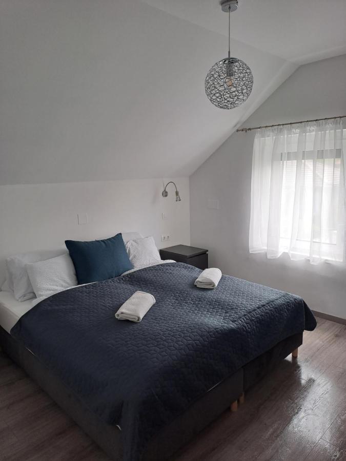 R&r Vendeghaz Holiday home Vonyarcvashegy